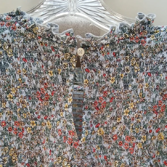 LOFT Green and Blue Floral Flutter Sleeve Blouse with Ruffled Peter Pan Collar - Picture 7 of 9